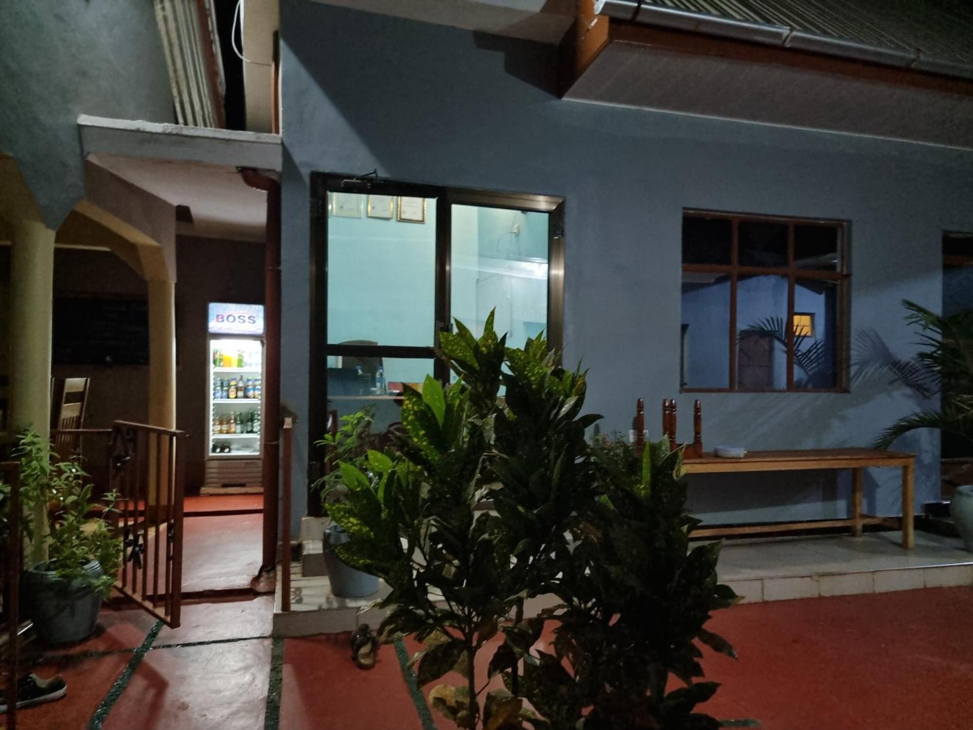 Kisanga Homestay Moshi Bagian luar foto