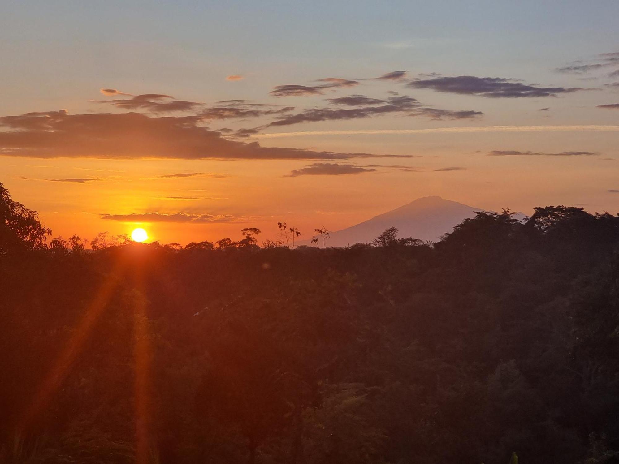 Kisanga Homestay Moshi Bagian luar foto